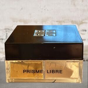 Givenchy Prisme Libre Illuminating & Color Correcting Loose Powder 03 Voile Rose